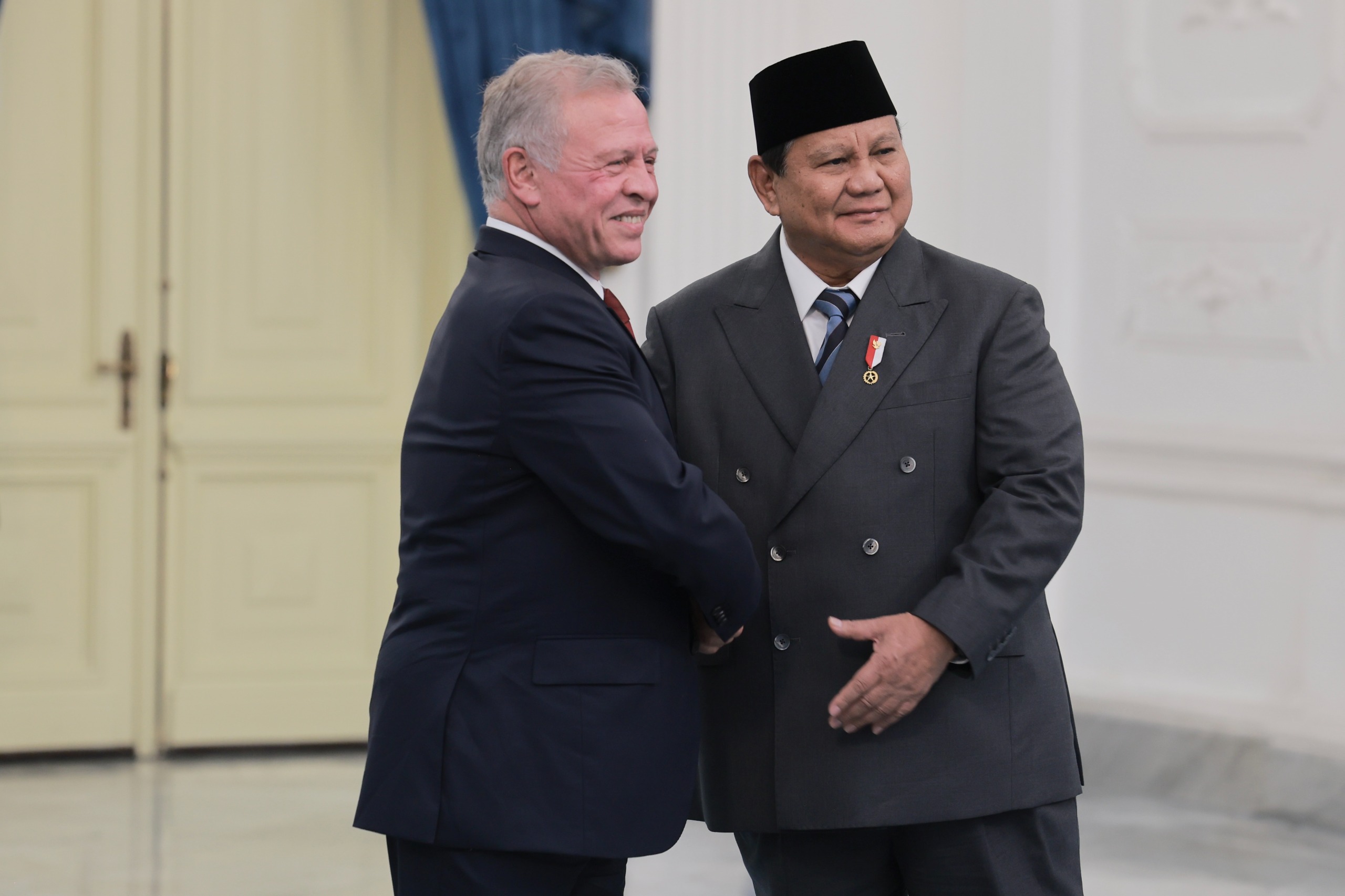 Raja Yordania Abdullah II ibn Al Hussein menegaskan kedekatan personalnya dengan Presiden Republik Indonesia Prabowo Subianto.