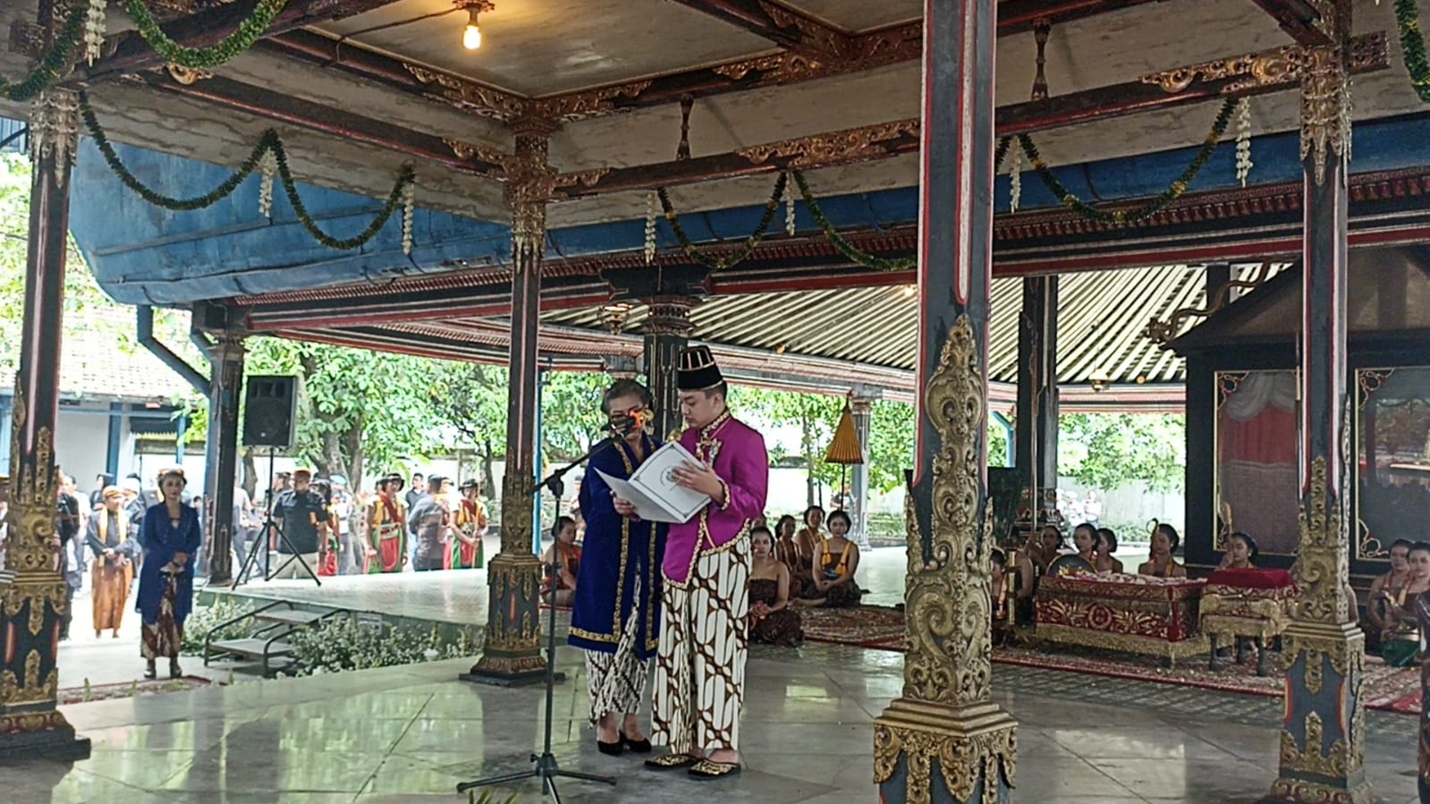 Seorang Susuhunan baru akan jumeneng gantikan almarhum SISKS Pakoe Boewono XIII, di Karaton Surakarta Hadiningrat, Sabtu (15/11/2025).