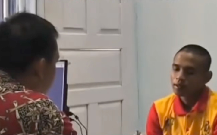 Seorang warga binaan Lapas Kotabumi saat proses pembebasan, kisahnya enggan bebas membuat publik tersentuh.(Tangkap layar)