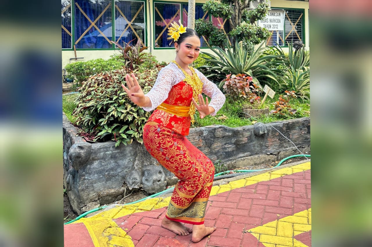 Naila Zakia Elfadhila, warga Desa Sukorejo, Kecamatan Gandusari, Kabupaten Trenggalek, bisa bangkit untuk meraih berbagai penghargaan.