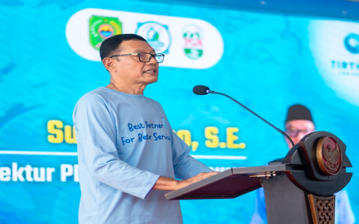 Direktur Perumda Tirta Wening Sudarmono ketika memberikan sambutan.