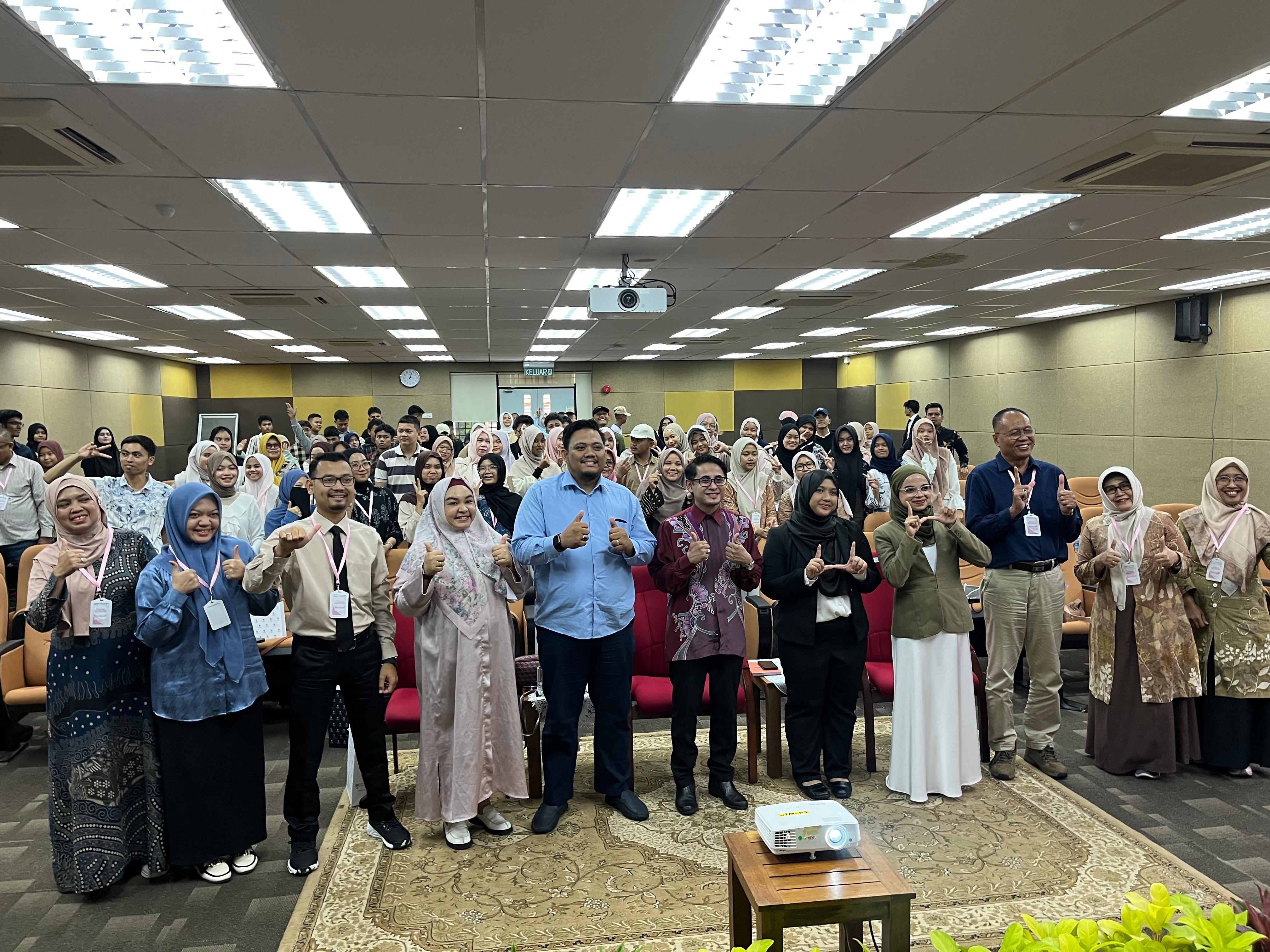STKIP PGRI Trenggalek tampil gemilang di KEYS 2025, harumkan nama kampus di kancah internasional.
