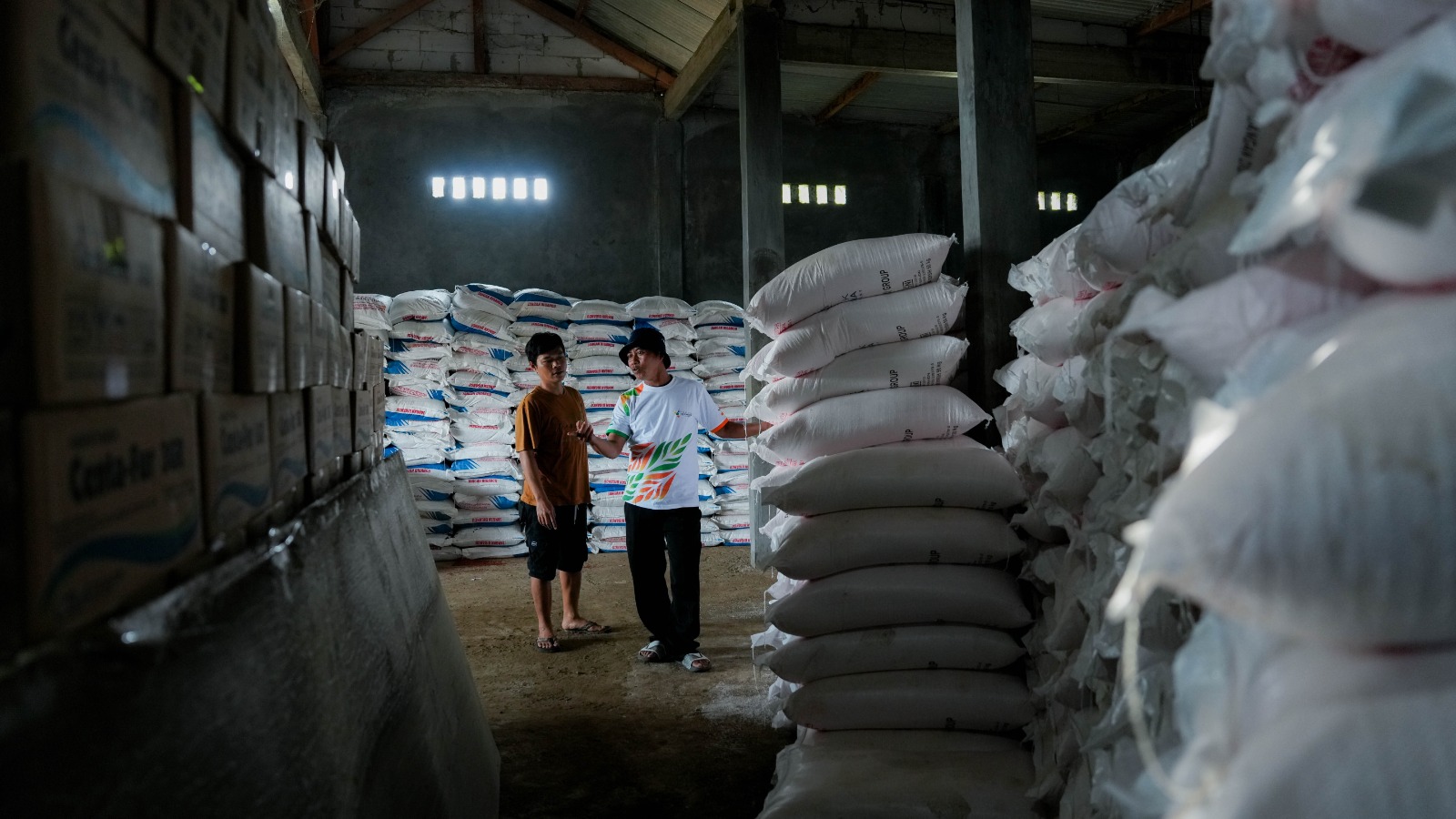 Kelompok petani menyambut baik kebijakan Presiden Prabowo Subianto menurunkan harga pupuk sebesar 20 persen.
