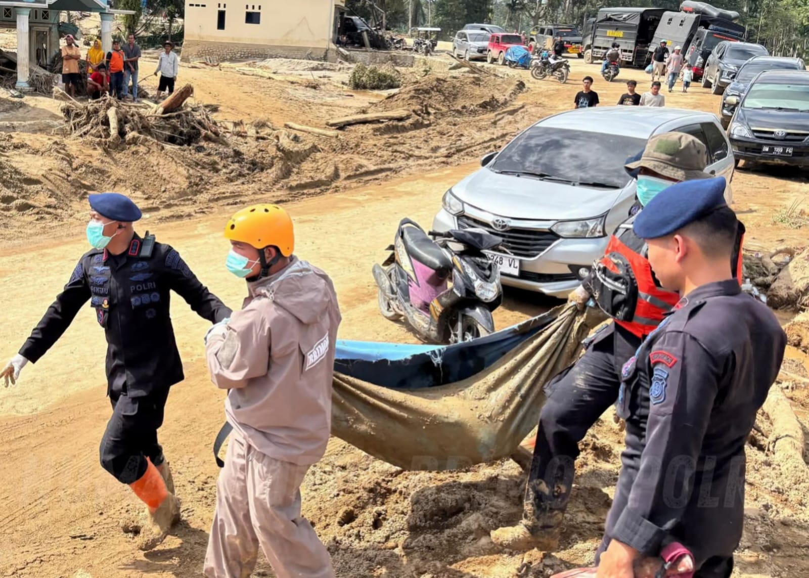 BNPB secara berkala memperbarui data korban meninggal maupun hilang dan korban luka akibat bencana banjir dan longsor di Sumatera.