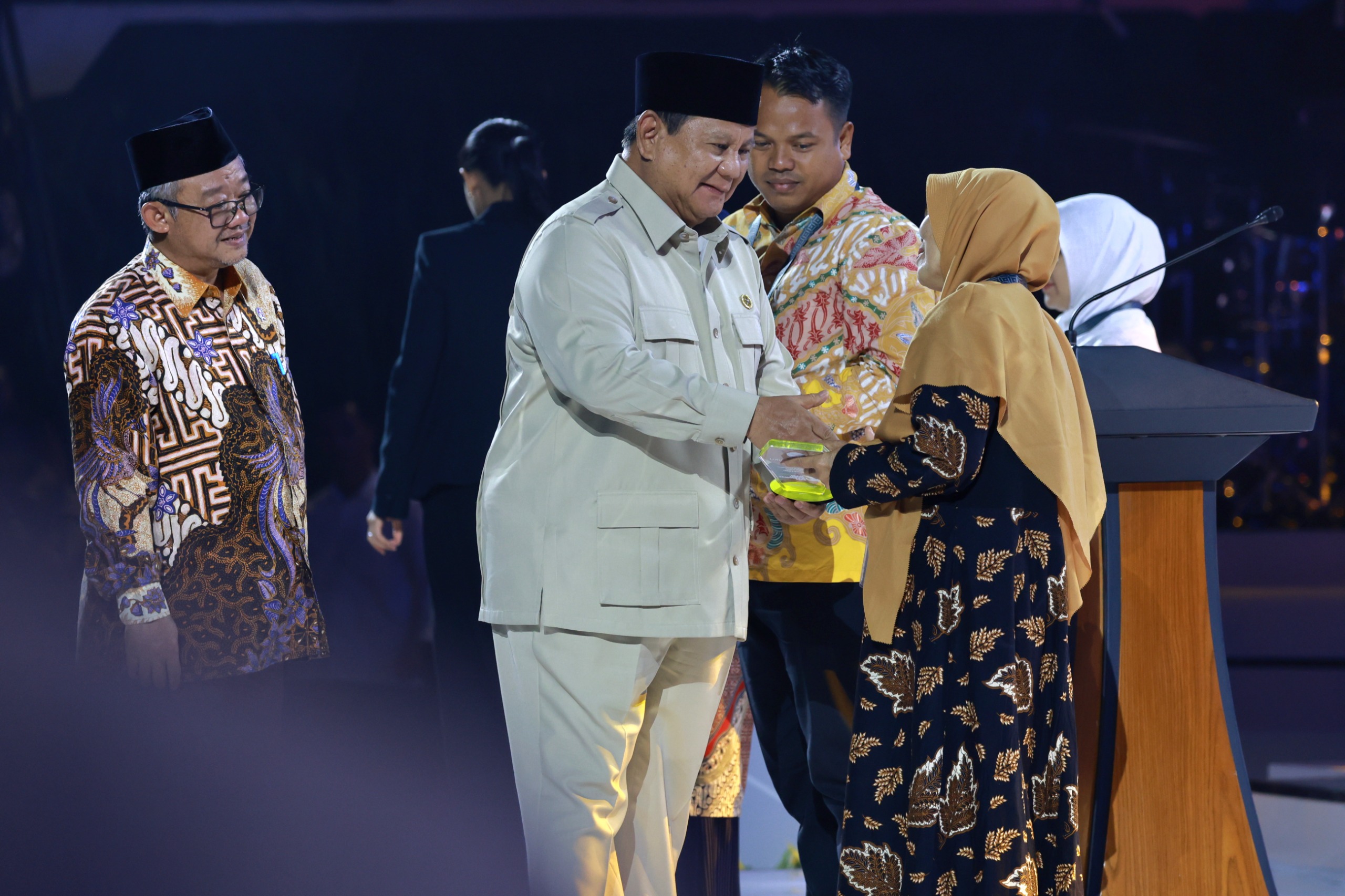Presiden RI Prabowo Subianto mengumumkan pembentukan Satuan Tugas (Satgas) Darurat Jembatan sebagai langkah percepatan untuk memperkuat akses jalan para pelajar menuju sekolah di pelosok Indonesia.