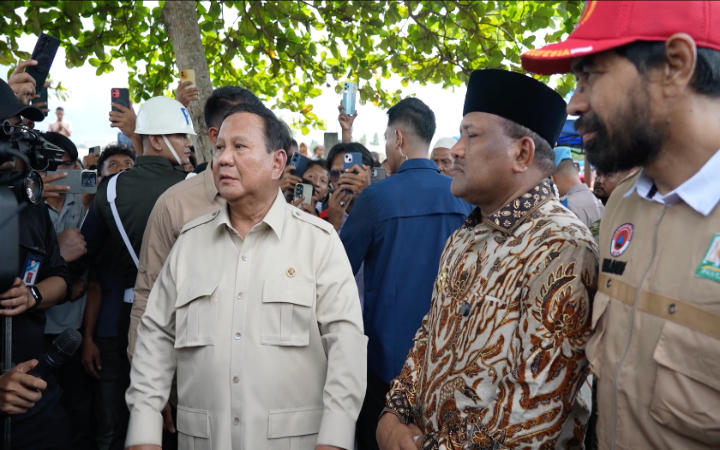Bermalam di Aceh untuk memimpin langsung rapat penanganan bencana, Presiden Prabowo Subianto mengambil keputusan taktis.