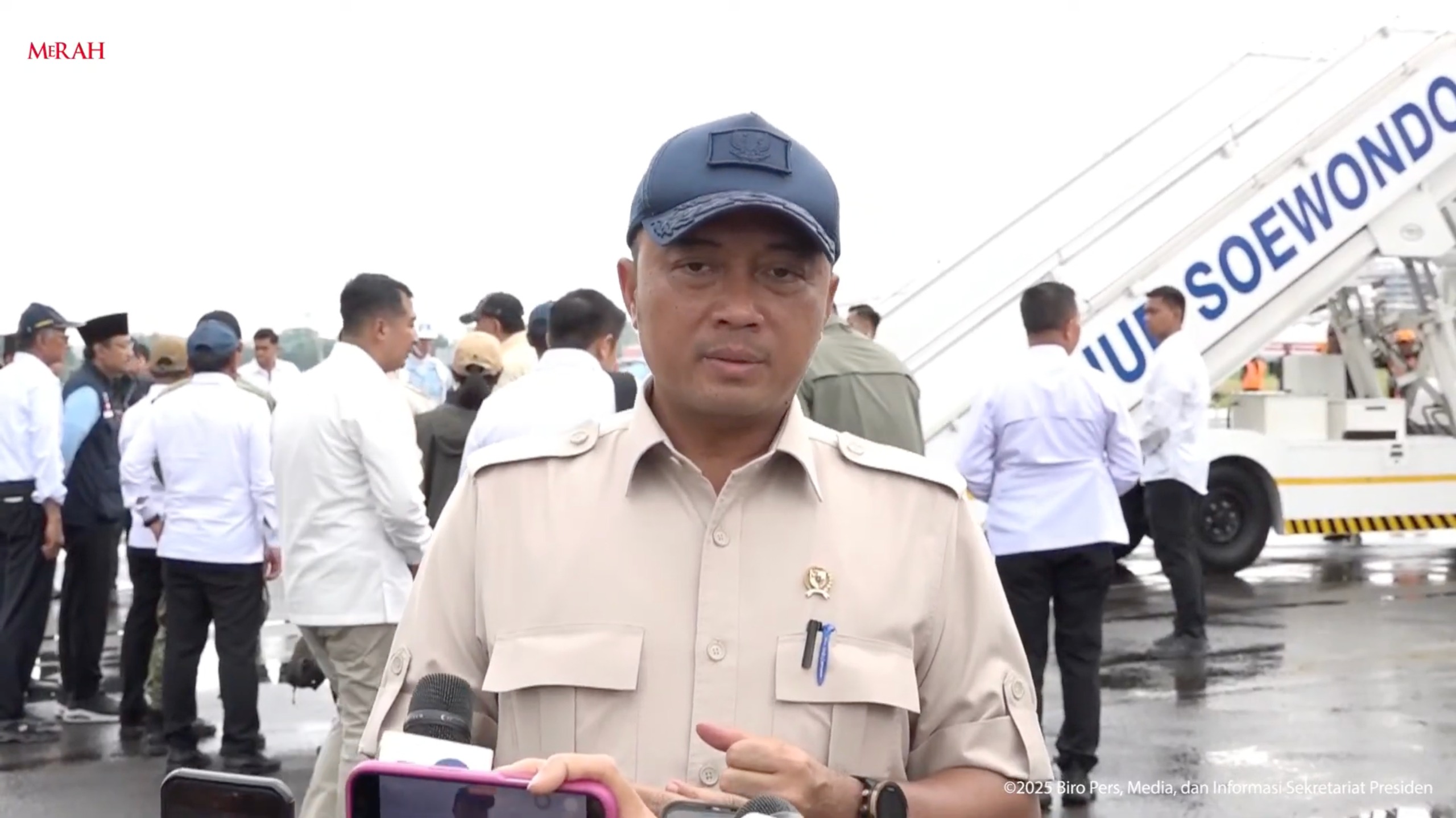 Menteri Sekretaris Negara Prasetyo Hadi menyampaikan bahwa kunjungan ke lokasi bencana merupakan bagian dari komitmen Presiden Prabowo dalam mengatasi dampak banjir dan longsor di Sumatera.