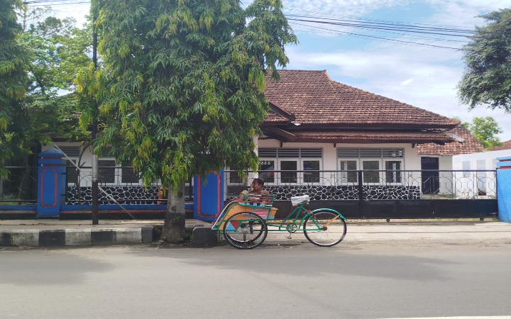 Kondisi Eks kantor Satpol PPK Trenggalek rencananya bakal ditempati dispora tapi belum terlihat berbagai aktivitas pegawai.