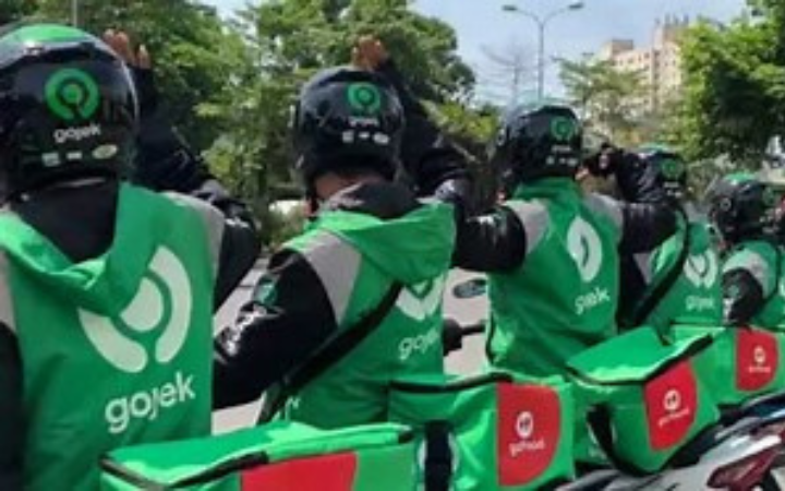 Saham Goto jadi primadona investor asing di awal 2026. IHSG hijau dan dana segar masuk ke Bumi dan Dewa ikut mendongkrak pasar.