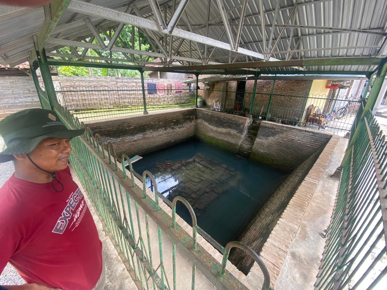Tampak genangan air yang menyelimuti Candi Brongkah di Desa Kedunglurah, Kecamatan Pogalan, Kabupaten Trenggalek, Senin (5/1/2026).