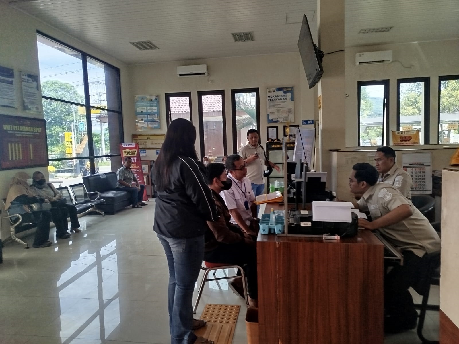Korban arisan bermasalah ketika membuat aduan ke SPKT Polres Trenggalek dan nanti akan ditindaklanjuti, Jumat (9/1/2026).