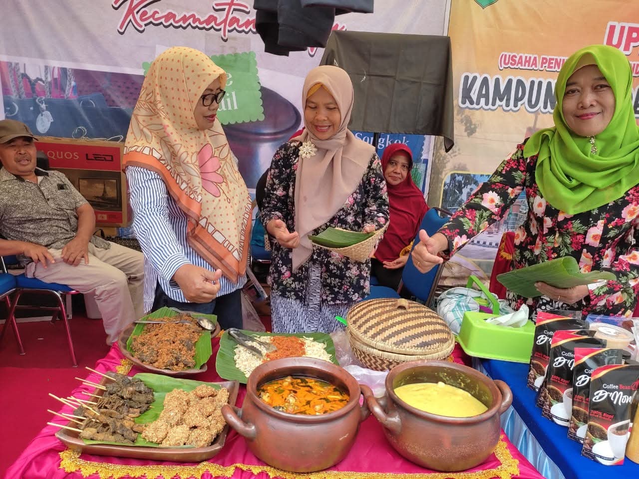 Tampak makanan tempe kendil khas Desa Dermosari, Kecamatan Tugu, Kabupaten Trenggalek, yang hingga kini masih lestari.
