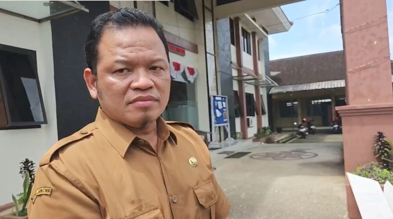 Sukamdi, salah satu Aparatur Sipil Negara (ASN) Kecamatan Dongko Trenggalek yang menjadi korban.