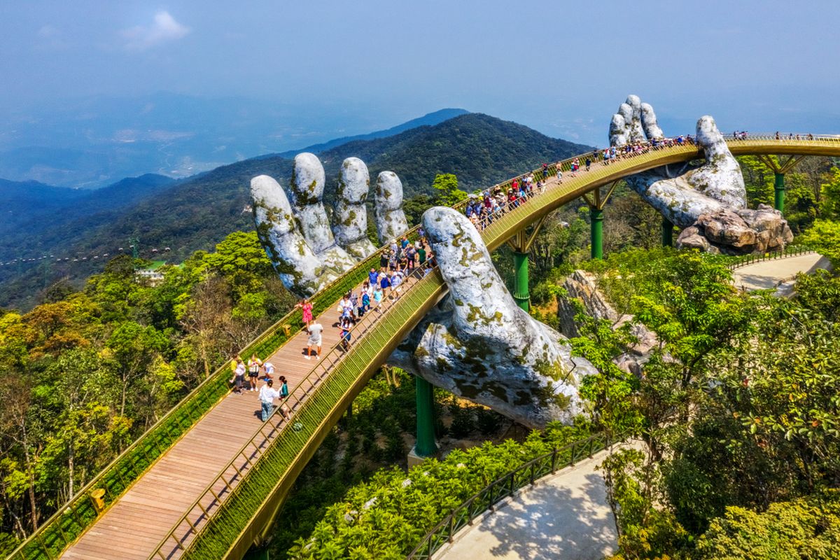 Liburan ke luar negeri tak selalu mahal. Ini 5 negara wisata termurah di Asia dengan biaya hidup murah, destinasi menarik, dan beberapa bebas visa.