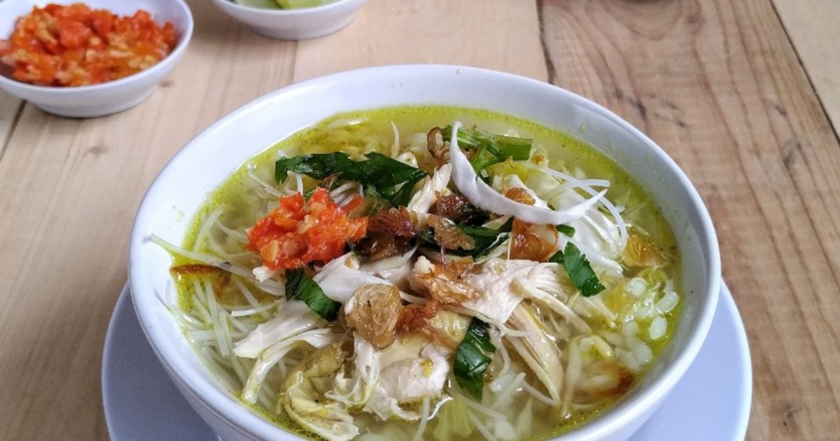 Solo punya banyak soto legendaris. Ini 5 rekomendasi soto favorit Jokowi yang selalu ramai dan jadi incaran wisatawan.