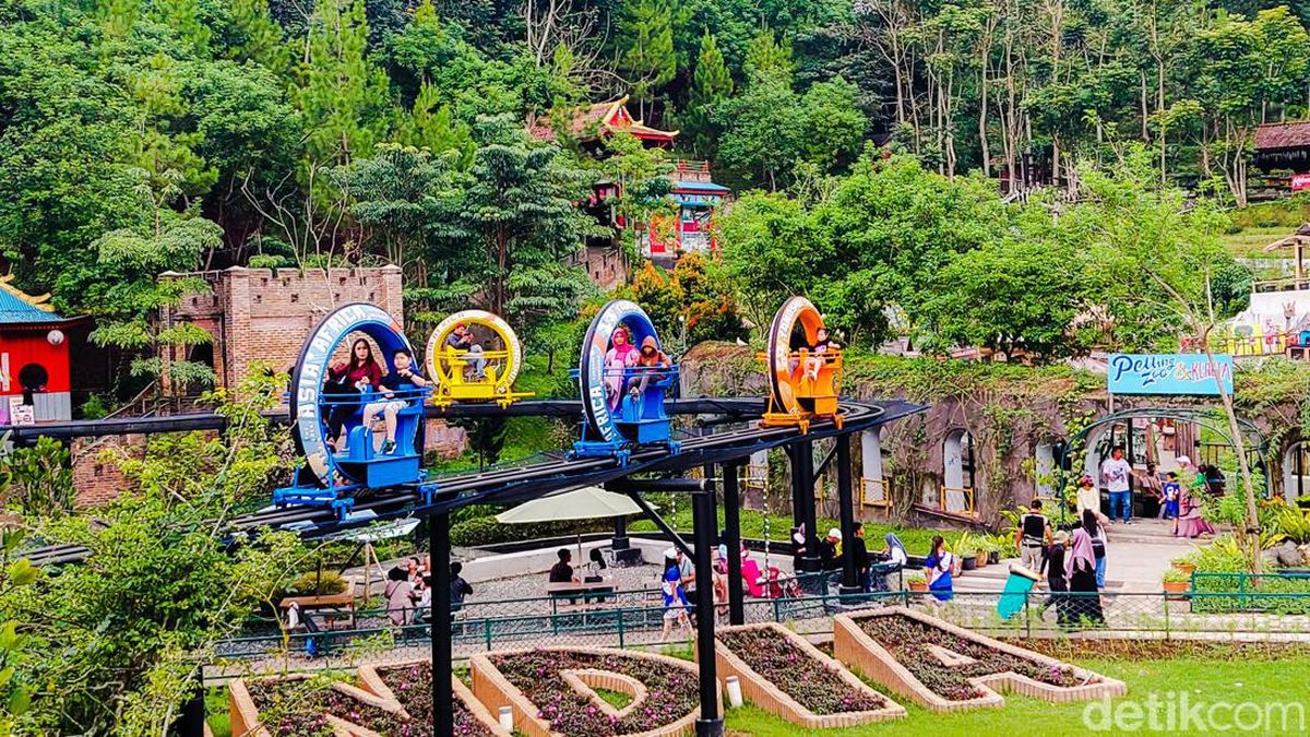 Suasana wisata tematik The Great Asia Africa Lembang, Bandung Barat