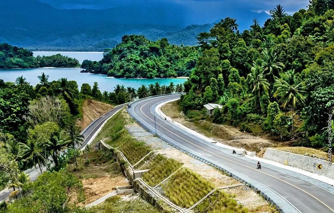 JLS Pacitan&ndash;Trenggalek jadi sorotan, tampilkan rute pesisir selatan, Pantai Soge, dan jalur alternatif menuju Munjungan.