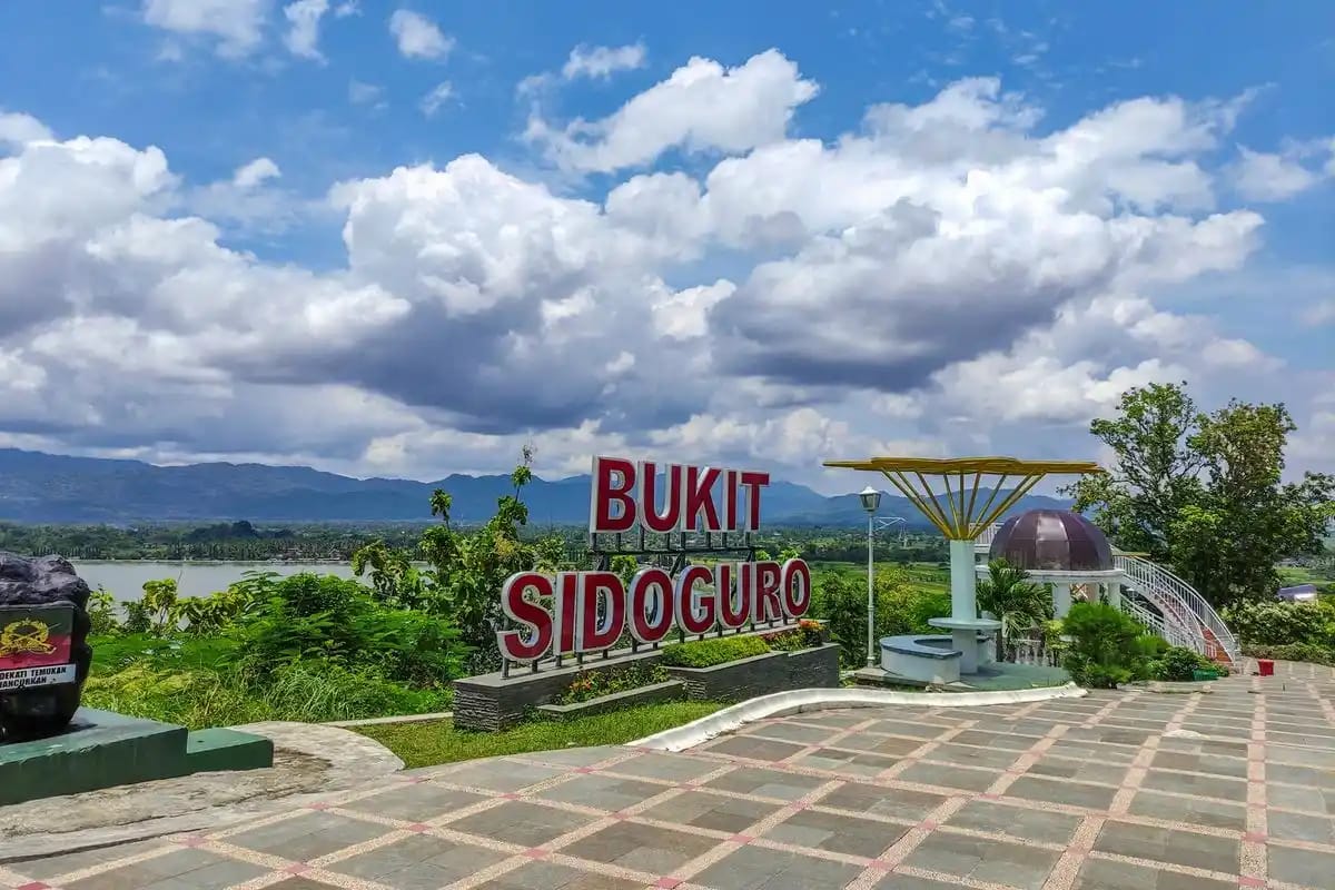 Jelajahi wisata Klaten terbaru dan paling populer 2025, dari umbul alami, spot healing, hingga destinasi keluarga favorit.