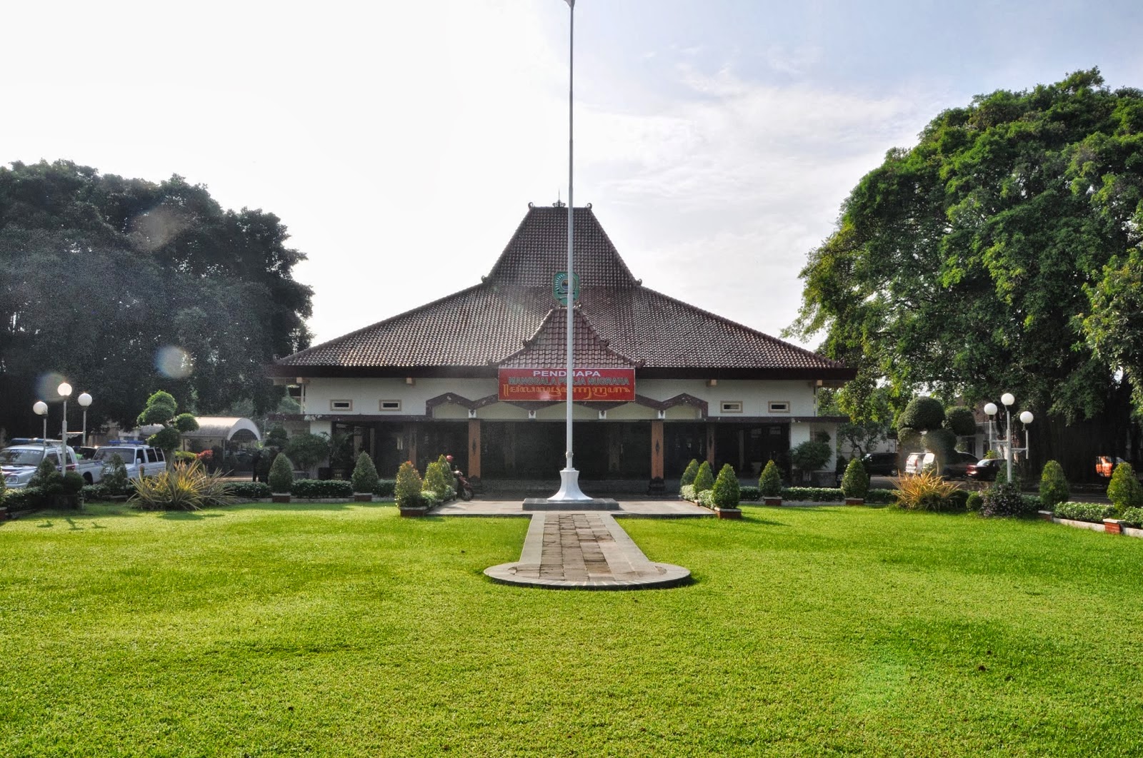 Sejarah Kabupaten Trenggalek dari zaman prasejarah, legenda Menak Sopal, Majapahit, kolonial Belanda, hingga resmi jadi kabupaten RI.