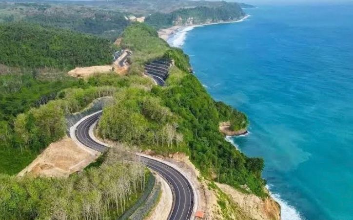 JLS Blitar Pasur Bulawang&ndash;Pantai Tambakrejo rampung 100 persen, Rowo Ngembak dan Pantai Gayasan makin ramai akhir pekan.