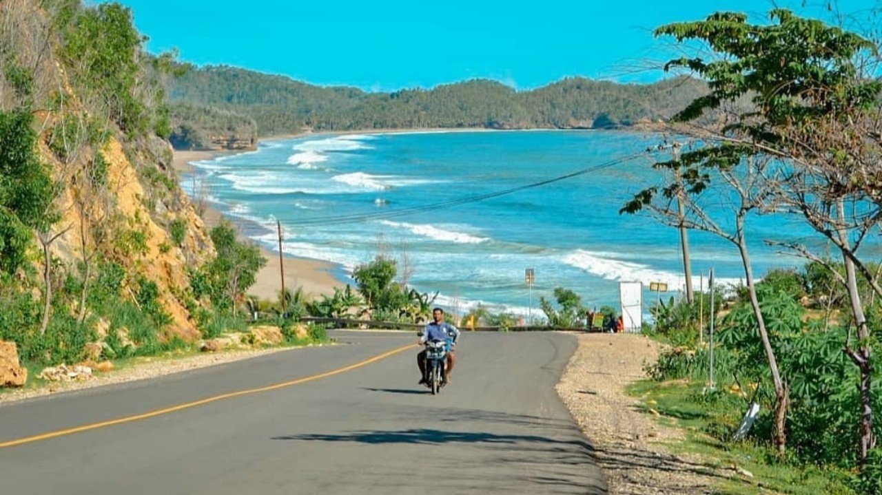 JLS Pacitan&ndash;Trenggalek jadi rute alternatif mudik dengan panorama Pantai Soge dan jalur pesisir selatan yang indah.