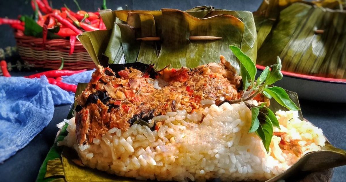 Gegok Trenggalek, kuliner legendaris sejak 1970 dengan sensasi pedas ekstrem dan aroma daun pisang khas yang tetap eksis hingga kini