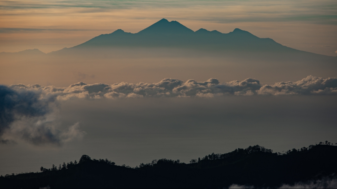 Ritual seks Gunung Kemukus pernah menghebohkan Indonesia. Simak sejarah, mitos, dan perubahan kawasan ziarah ini sekarang