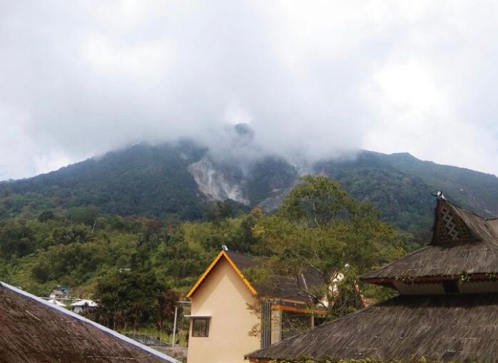 Gunung Sepikul Sukoharjo menawarkan panorama bukit batu mirip Merapi, trek 15 menit ramah pemula, dan view sawah hingga Gunung Lawu.