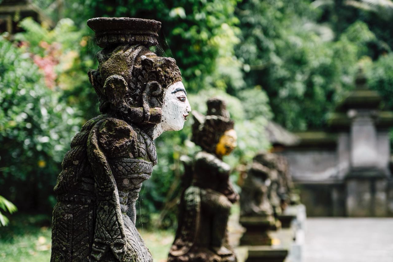 Daftar 10 destinasi wisata di Bali yang wajib dikunjungi, dari Pantai Kuta, Uluwatu, hingga GWK dan desa wisata unik.