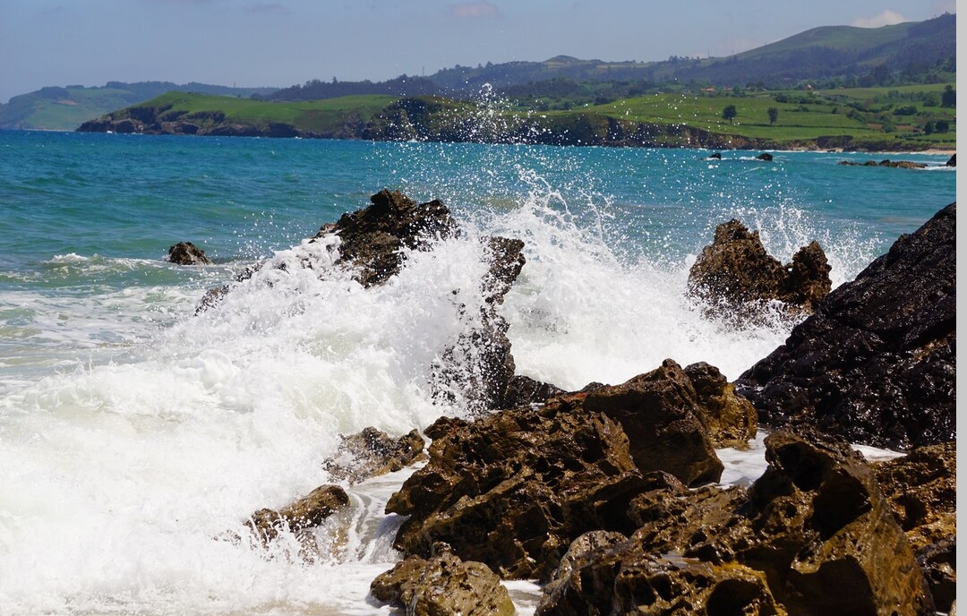 15 Tempat Wisata di Jember Paling Hits 2026, dari Pantai Papuma hingga Teluk Love yang Instagramable