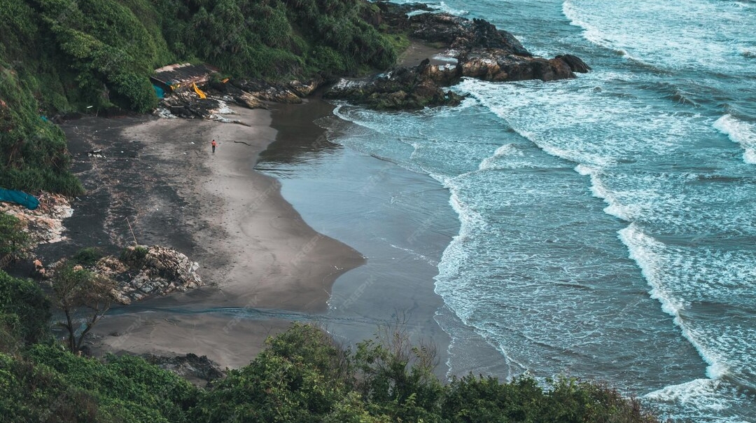 Temukan 10 tempat wisata Jember paling hits 2026, dari Pantai Papuma hingga SJ88 dengan panorama alam memukau