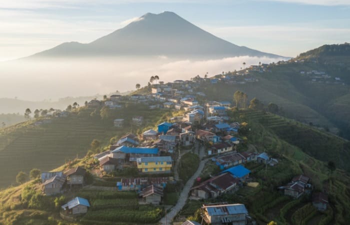Nepal Van Java Magelang viral 2025, desa tertinggi di Gunung Sumbing dengan view mirip Himalaya dan spot foto ikonik.