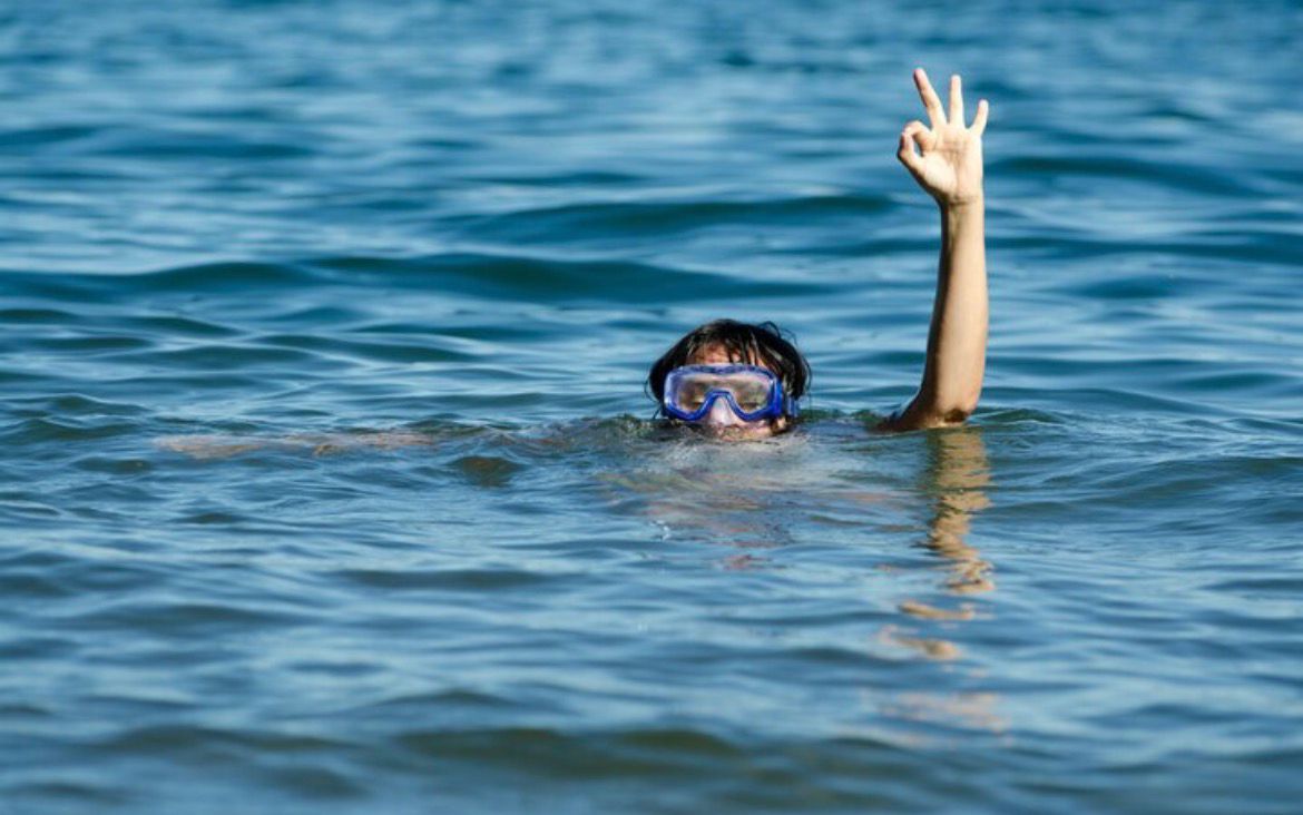 Jenazah Muhammad Ataya ditemukan di Pantai Sine Tulungagung, tim SAR lakukan evakuasi dari sisi karang.