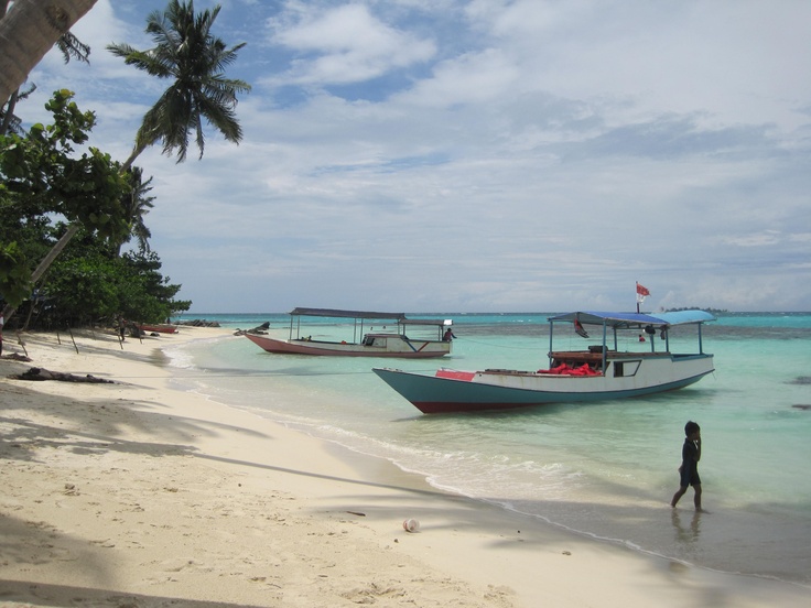 Review Grand Mega Diving Resort Karimun Jawa, overwater ala Maldives. Fasilitas mewah, tapi kamar gerah? Simak detailnya