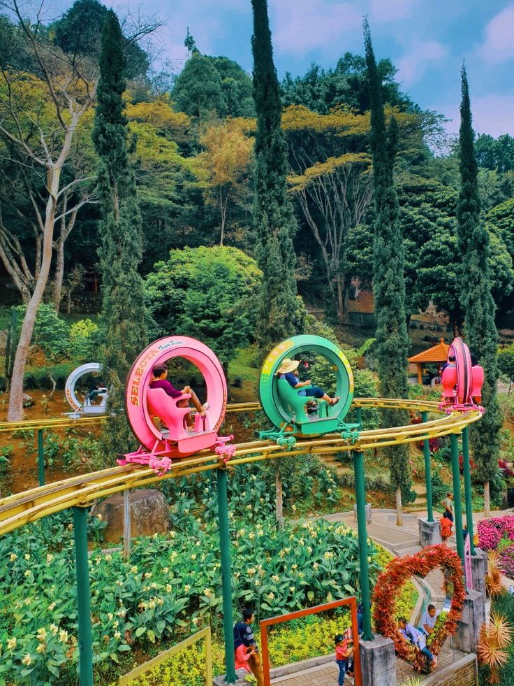 10 tempat wisata di Cianjur terbaru dan paling hits 2024, dari Gunung Padang hingga Pantai Karang Potong. Wajib dikunjungi!