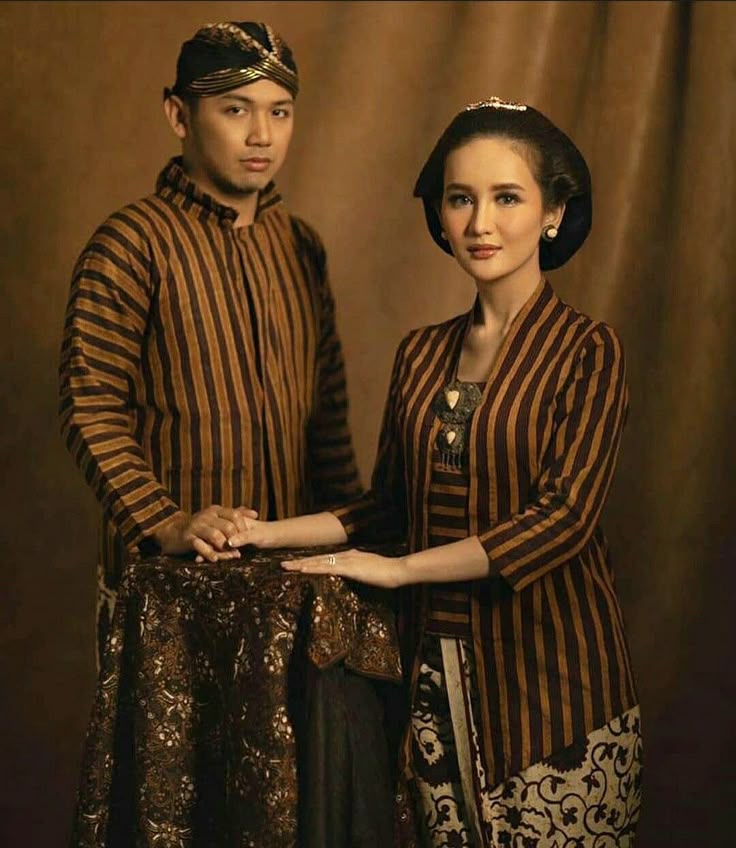 Naga dina dan patine dina adalah hitungan weton Jawa untuk menentukan arah kekuatan dan arah pantangan hari. Simak cara hitung lengkapnya. Pinterest