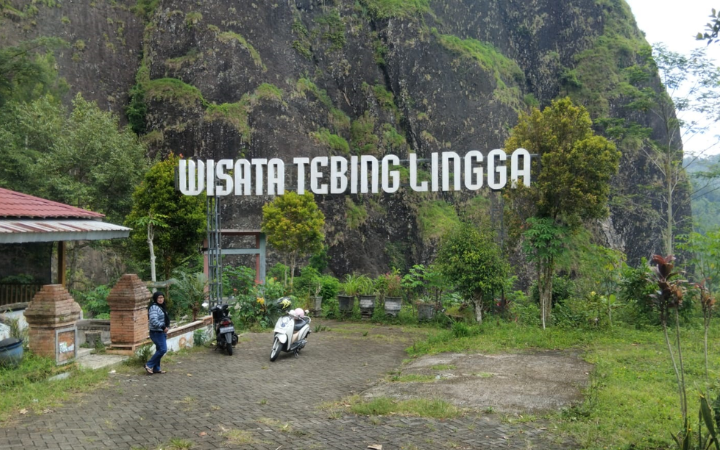 MEMPRIHATINKAN: Kondisi Wisat Tebing Lingga di Desa Nglebo, Kecamatan Suruh, kini terbengkalai dan ditinggalkan pengunjung.