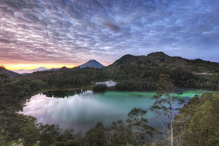 7 wisata Dieng paling populer 2023, dari Gunung Prau, Telaga Warna, hingga Telaga Dringo. Panduan lengkap liburan ke Dieng. Pinterest