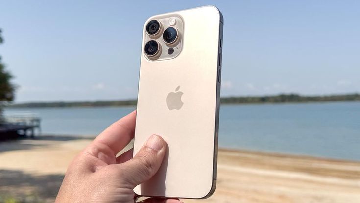 Rekomendasi iPhone 2026 lengkap dari iPhone 12 hingga iPhone 17. Panduan aman agar tidak salah beli iPhone tahun depan. Pinterest