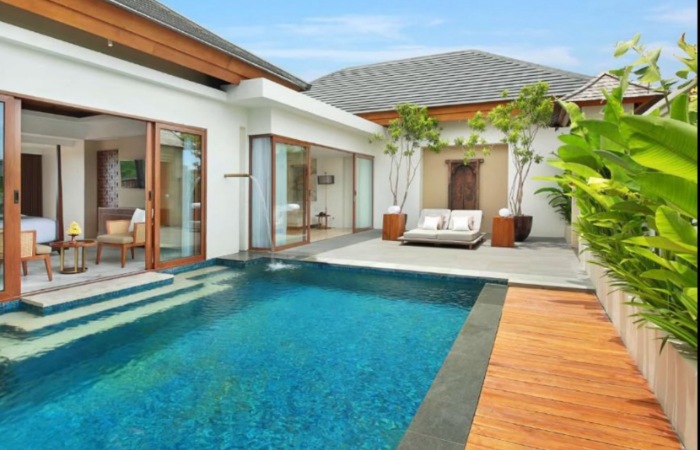 Hotel terbaik di Kuta Bali 2026 dari murah hingga mewah. Dekat pantai, fasilitas lengkap, cocok untuk liburan hemat!