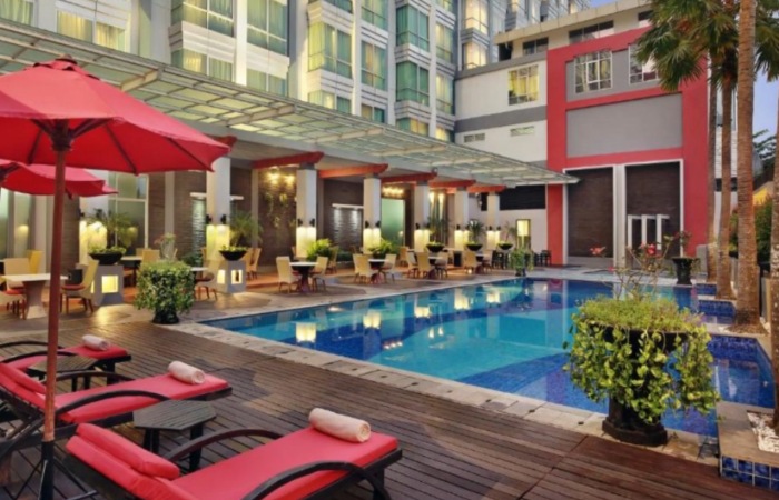 Hotel terbaik di Pontianak 2026, dari hotel mewah hingga murah di pusat kota. Cek rekomendasi lengkapnya di sini!