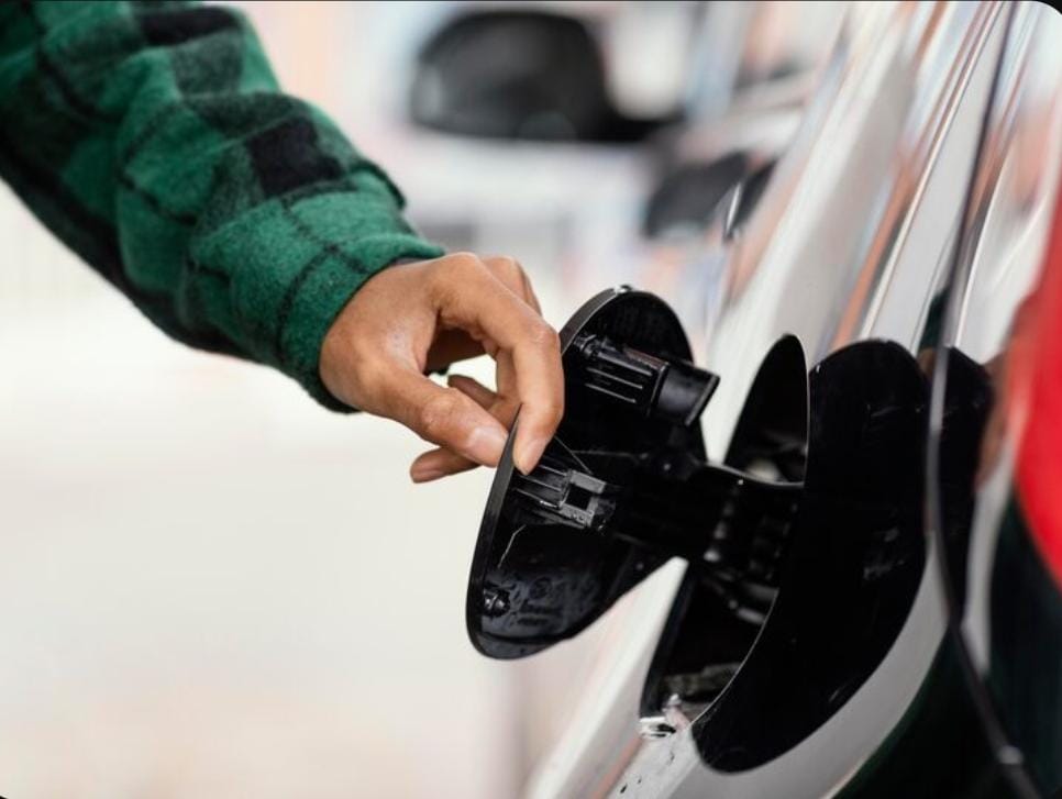 5 mobil bekas 60 jutaan paling irit dan bandel, dari Honda Jazz hingga Suzuki Karimun. Cek rekomendasi lengkapnya di sini!