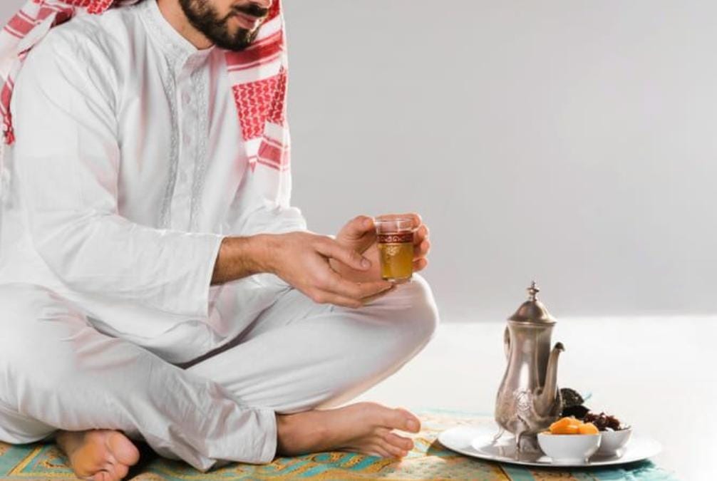 7 amalan sunnah saat puasa agar Ramadan penuh pahala dan berkah. Jangan lewatkan sahur hingga menjaga lisan.