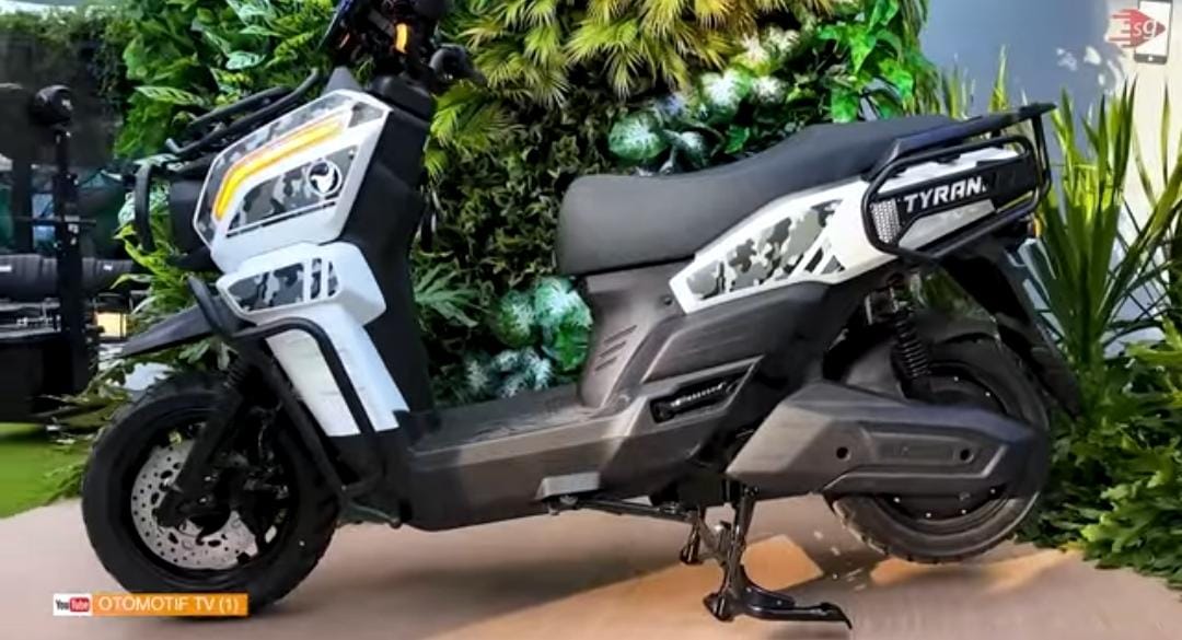 Motor listrik terbaik 2025 hadir dengan jarak tempuh 200 km hingga fitur canggih. Simak 5 rekomendasi paling layak dibeli!