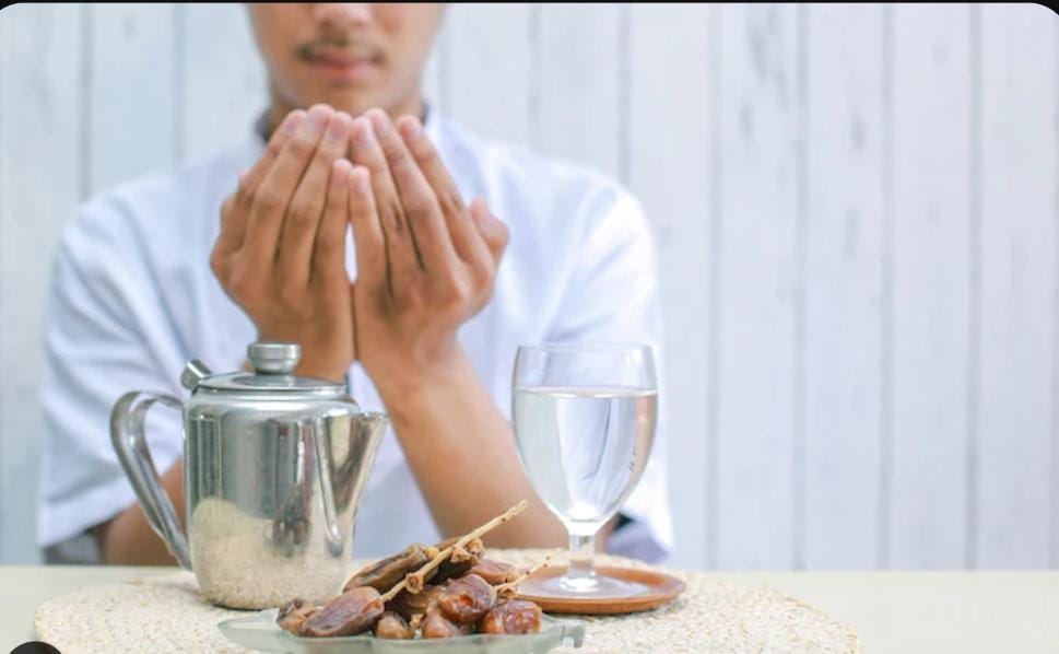 10 hal yang membatalkan puasa wajib diketahui agar ibadah Ramadan sah dan tak perlu qada atau fidyah.