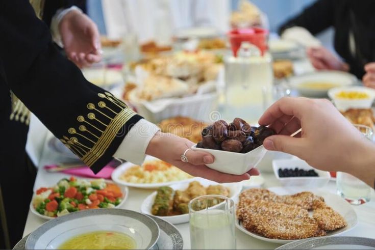 Hikmah puasa Ramadhan dijelaskan lengkap, dari spiritual, emosional, hingga sosial. Puasa bukan sekadar menahan lapar dan haus. Pinterest