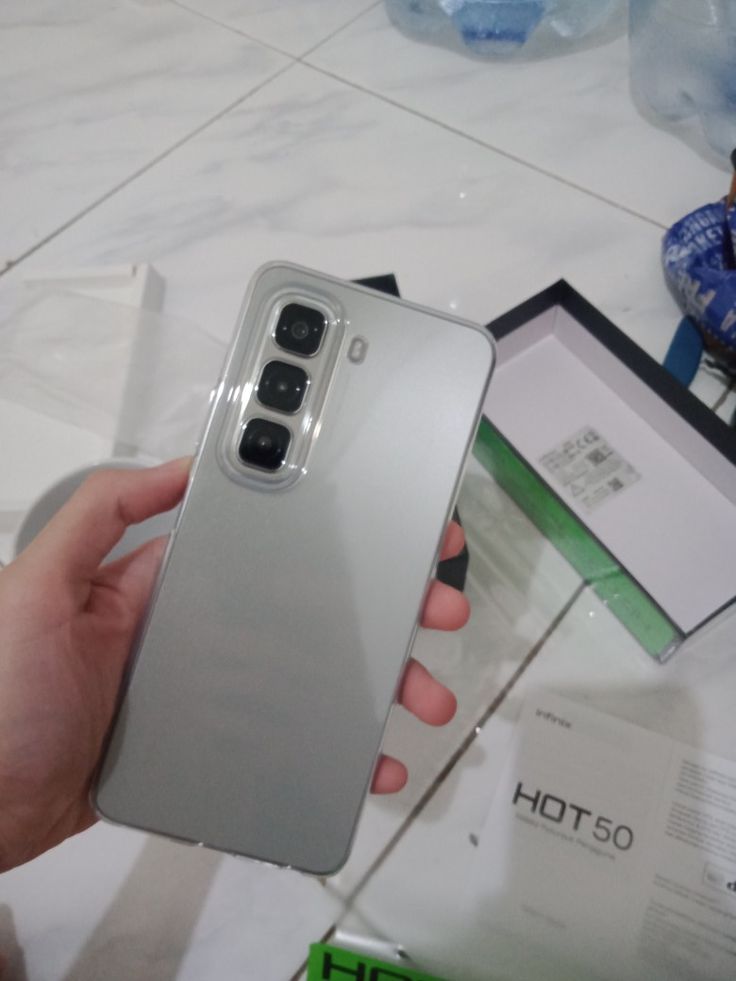 Review Infinix Hot 50 4G harga Rp1,7 jutaan dengan Helio G100, layar 120Hz Full HD, gaming 90 FPS. Worth it atau ada minus?(Pinterest)