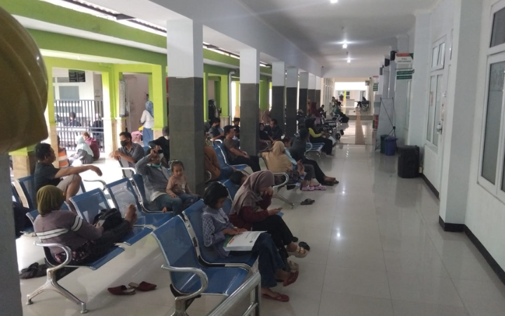 Pelayanan kesehatan di RSUD dr Soedomo Trenggalek selama Ramadan tetap berjalan normal. IGD dan rawat inap beroperasi 24 jam dengan sistem sif seperti biasa.