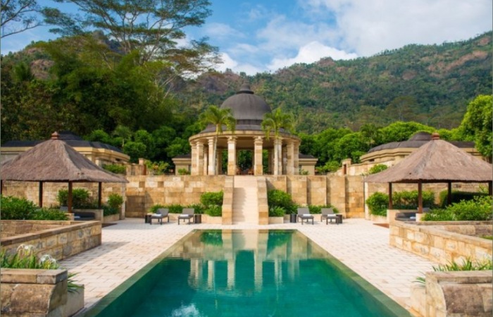 Review Amanjiwo Resort Magelang, pengalaman menginap mewah dekat Borobudur dengan fasilitas premium dan suasana tenang.