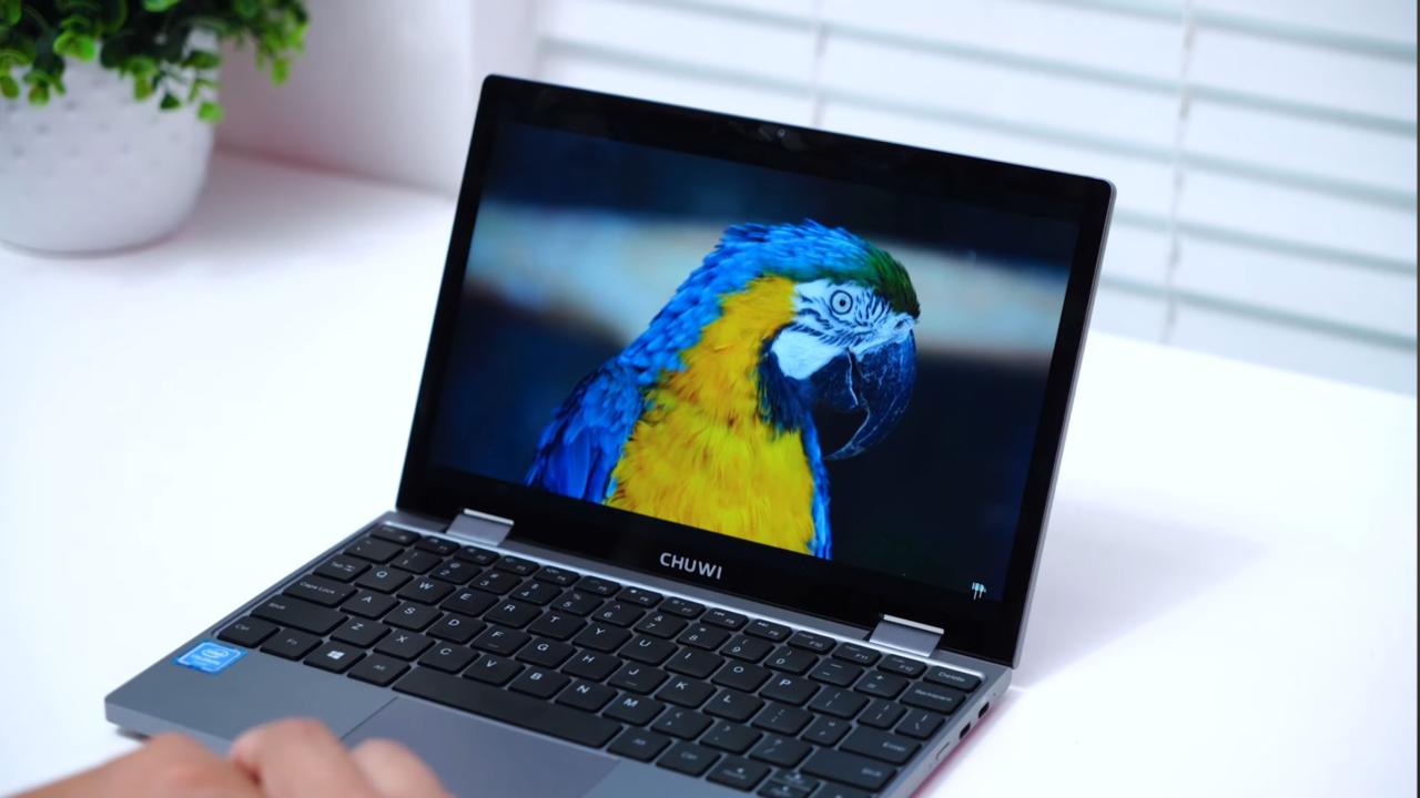 GPD Pocket 3, laptop mini Intel Core i7 8 inch dengan touchscreen, port lengkap, dan baterai 7 jam. Ideal untuk produktivitas, multimedia, dan mobilitas tinggi.